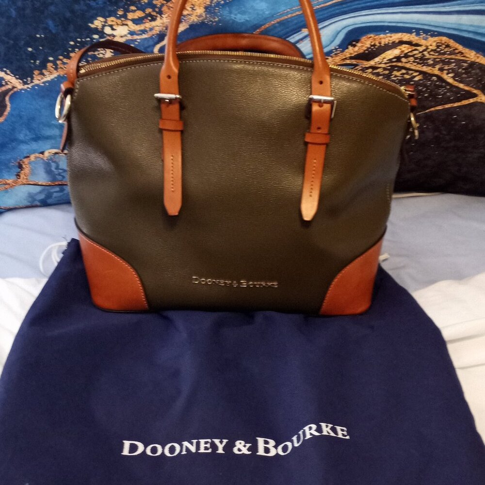Dooney & Bourke Pebble Wexford Satchel – Olive Green – Gently Used